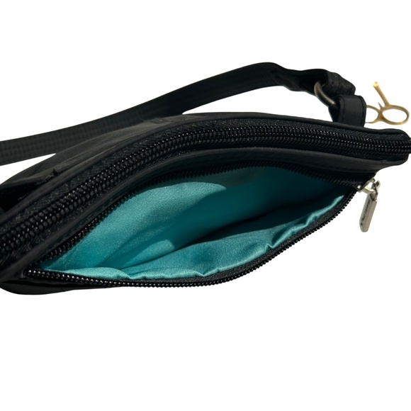 Travelon Anti-Theft RFID Protected Crossbody Bag - Picture 12 of 14